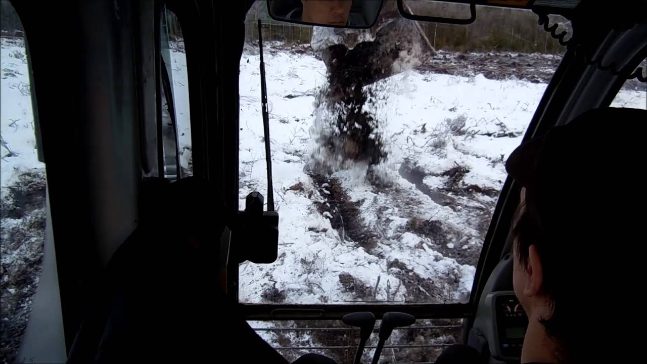 Markberedning med Kobelco och planerskopa