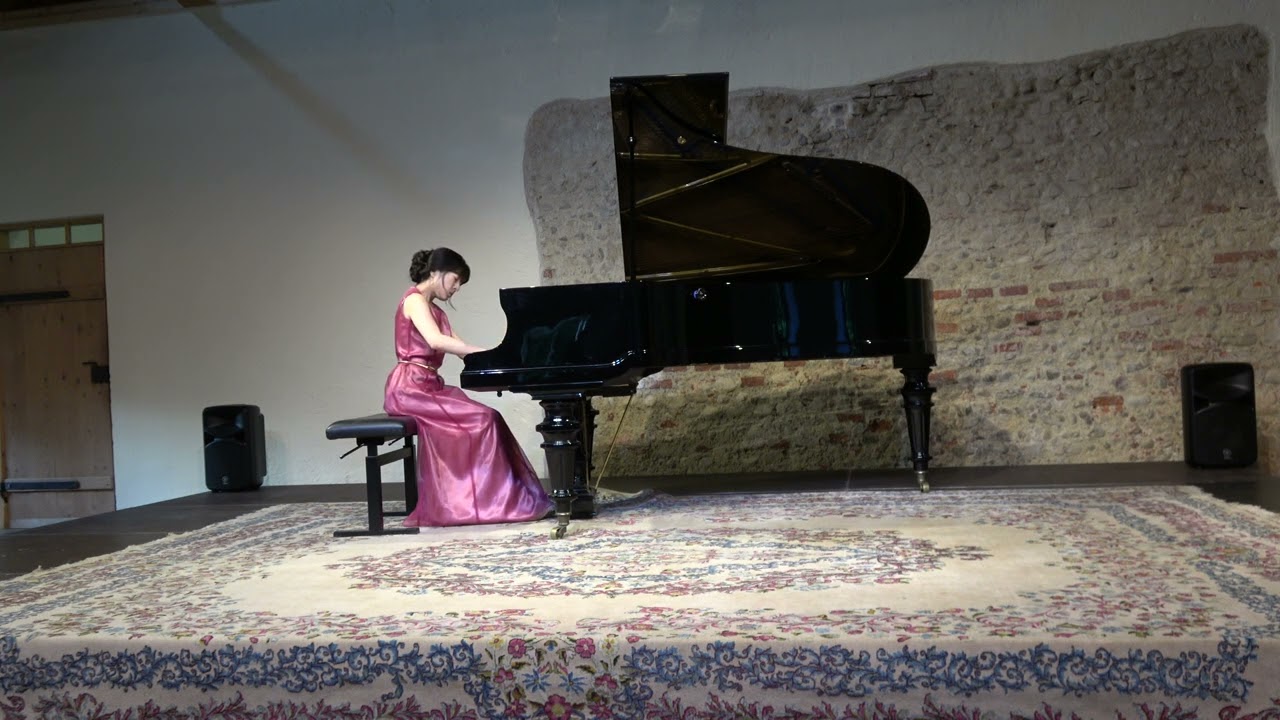 Ravel - Valses nobles et sentimentales / Julia Ito