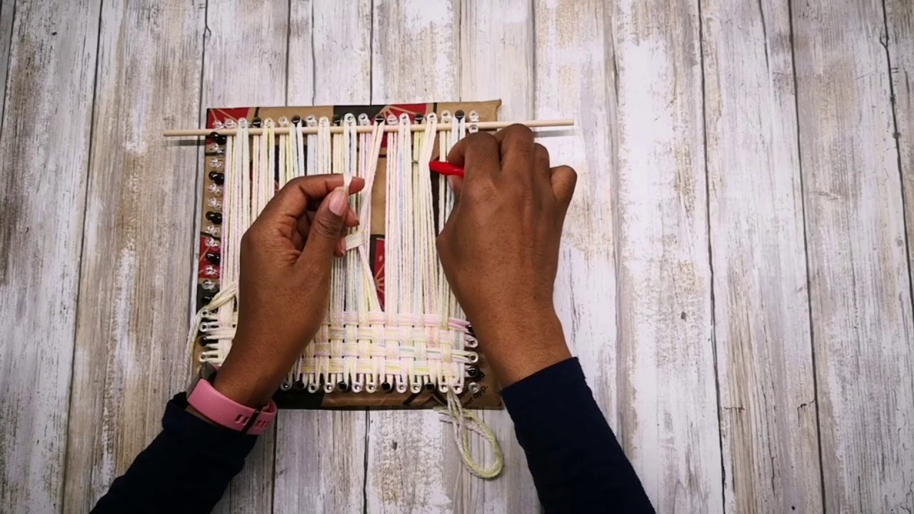 How to weave a potholder style square