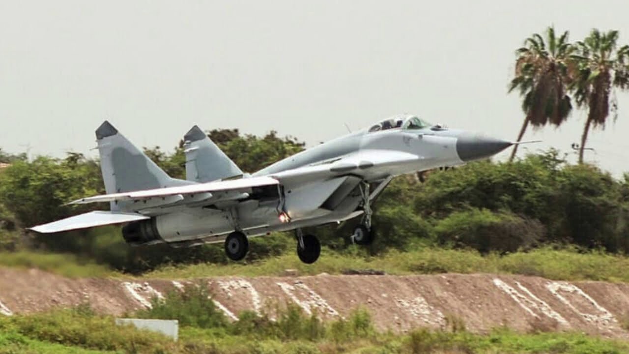 Air Force Peruvian Wow MiG-29SMP Sukhoi 25 frogfoot السوخوي سو-25 هي طائرة هجوم أرضي نفاثة ذات