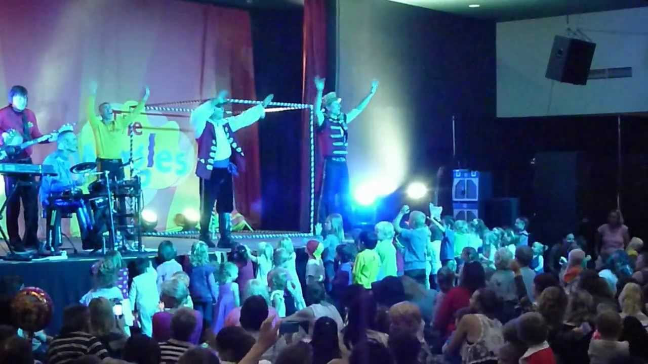 The Wiggles -  Waltzing Matilda (live) - @ Mingara, 3-5-2012