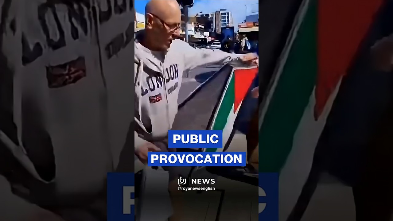 Pro-&rsquo;Israel&rsquo; activist tears Palestinian posters in Sydney