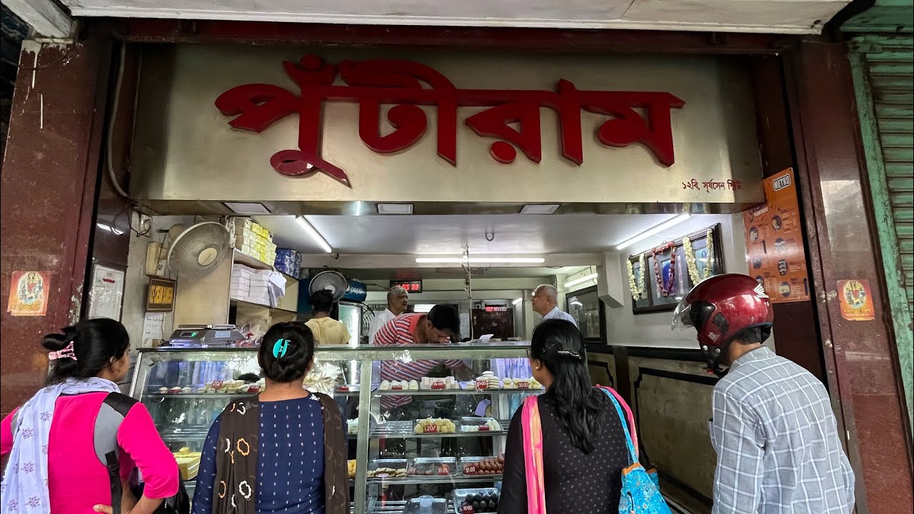 Putiram Sweets 150+ Years Serves Kolkata Style Breakfast | Street Food