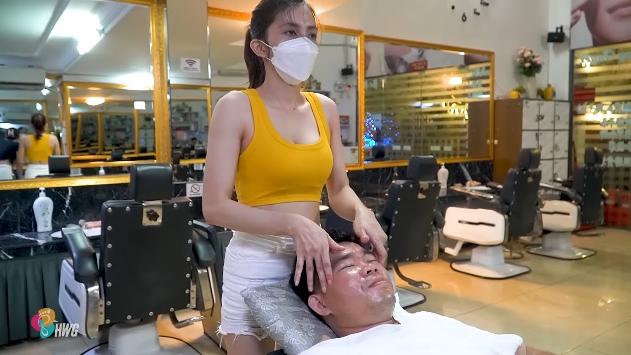 Meticulous in her work, she is the big difference | Massage barber shop Vietnam