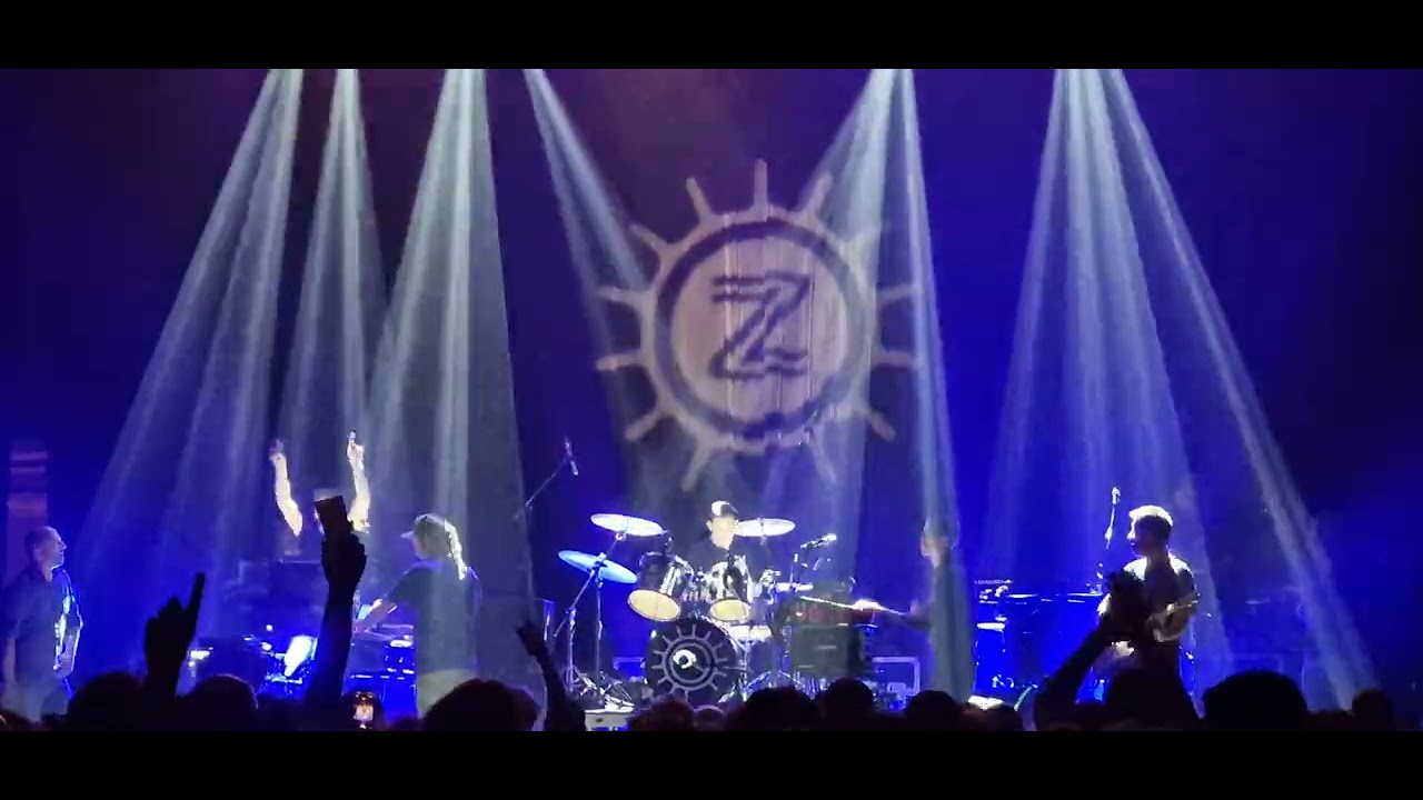High Tone & Zenzile - Dub Migration (1/7) Live Elysee Montmartre Paris 20220601 204836 HD