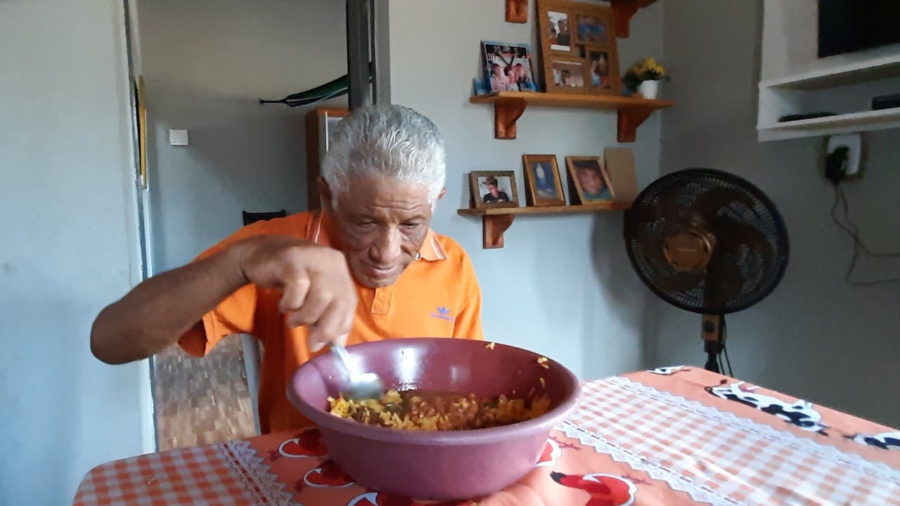 Patonho almoçou Maria zabel e deixou pra gatinha