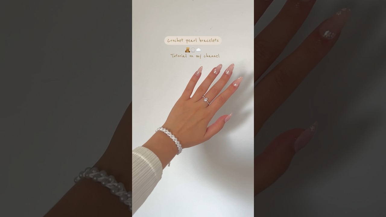 Crochet easy bracelet tutorial 🧸 #crochetbracelet #beginnercrochet #crochet #diy