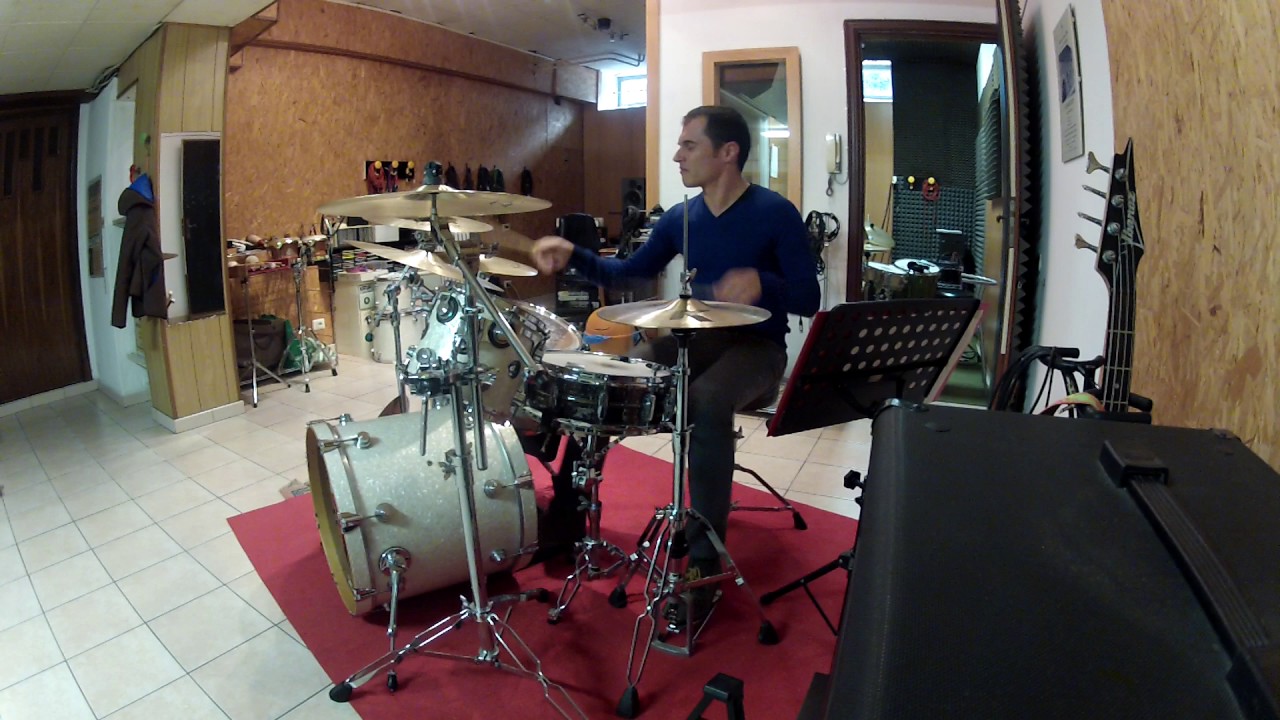 Louie Palmer groove