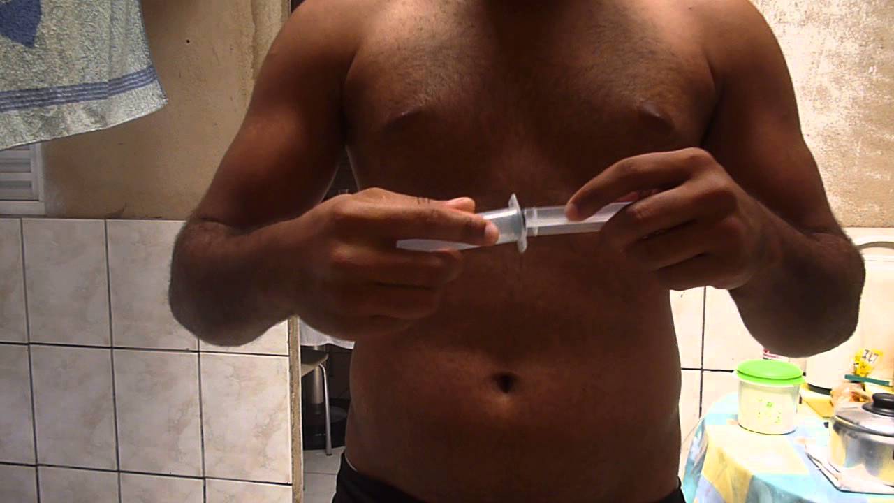 fazendo bico no peito