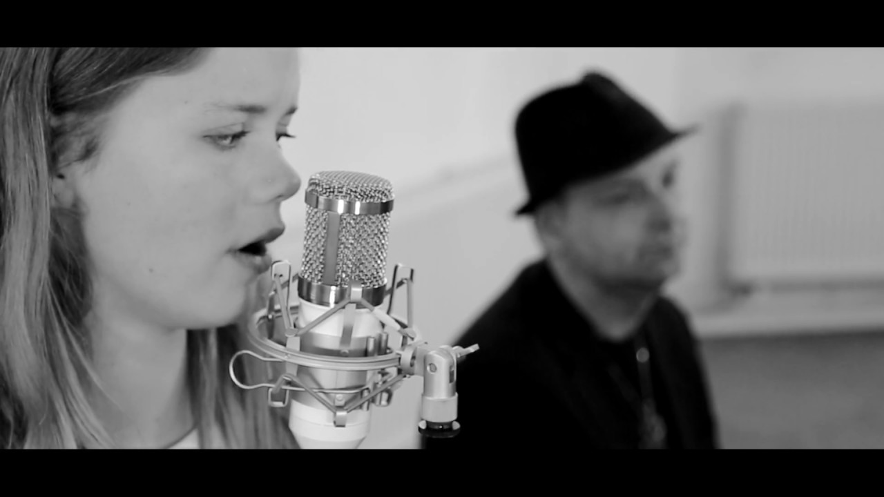 Ronald & A&iuml;sha -  Have you ever seen the rain'  (  pianoversie )
