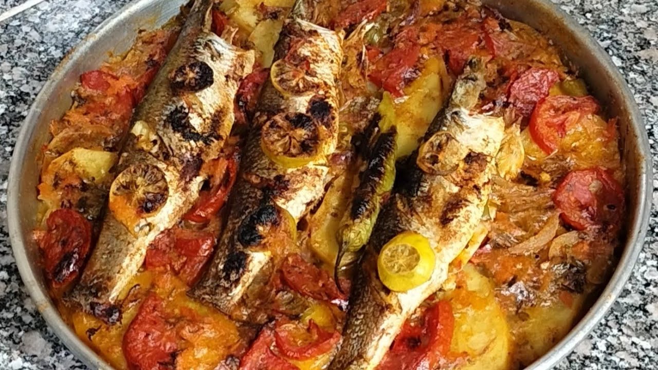 صينية سمك بورى بالبطاطس فى الفرن بتتبيلة خطييييرة وطعم يجنن 🐟yummy 😋
