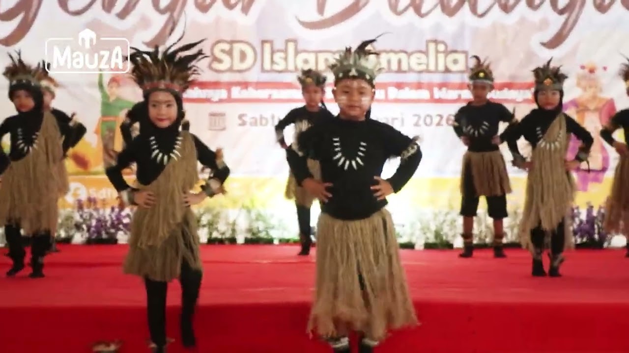Tari kreasi Medley Papua SD Islam Amelia