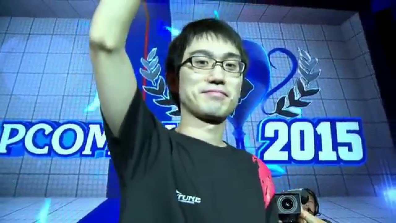 CapcomCup2015 決勝戦 かずのこ (ユン) vs ウメハラ (殺意リュウ)