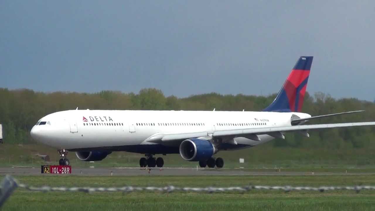 Delta Air Lines N809NW A330-300 Takeoff Portland Airport (PDX)