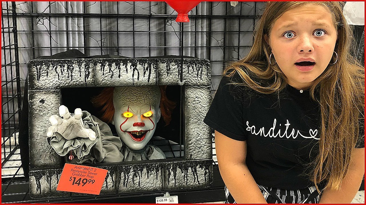 PENNYWISE ANIMATRONIC! PARTY CITY 2019 Animatronic Unboxing of PENNYWISE SEWERGRABBER