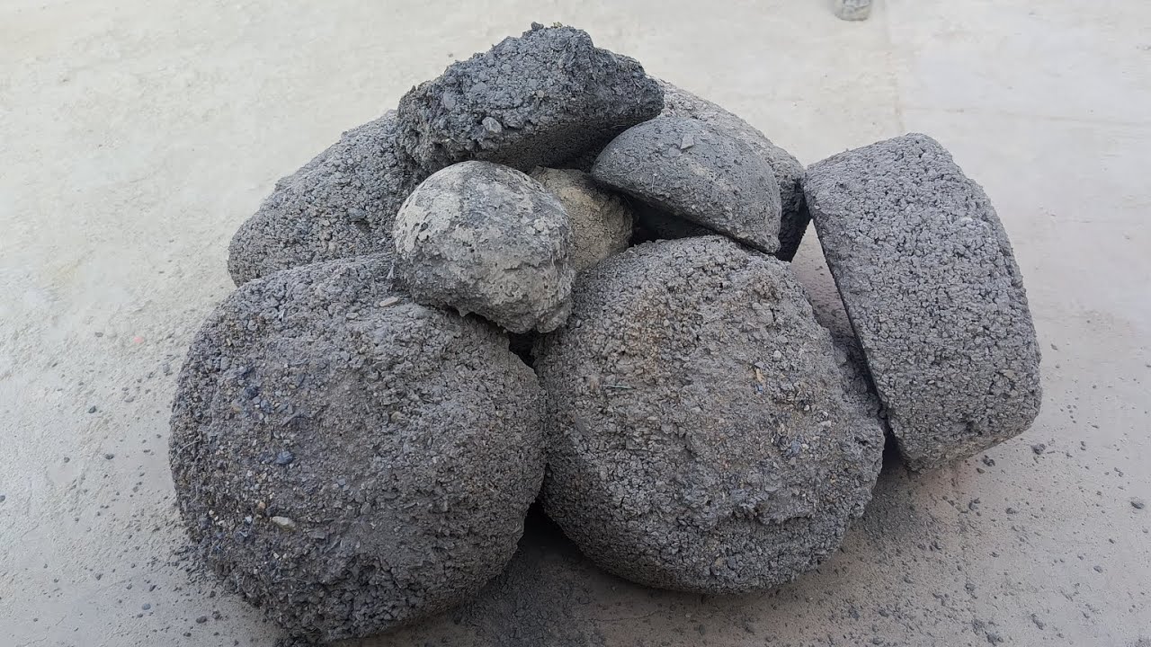 Gritty Charcoal ❇️ Dry Crumbling ☀️ Pouring and Mixing 🌟in Clay Pot ⚱️