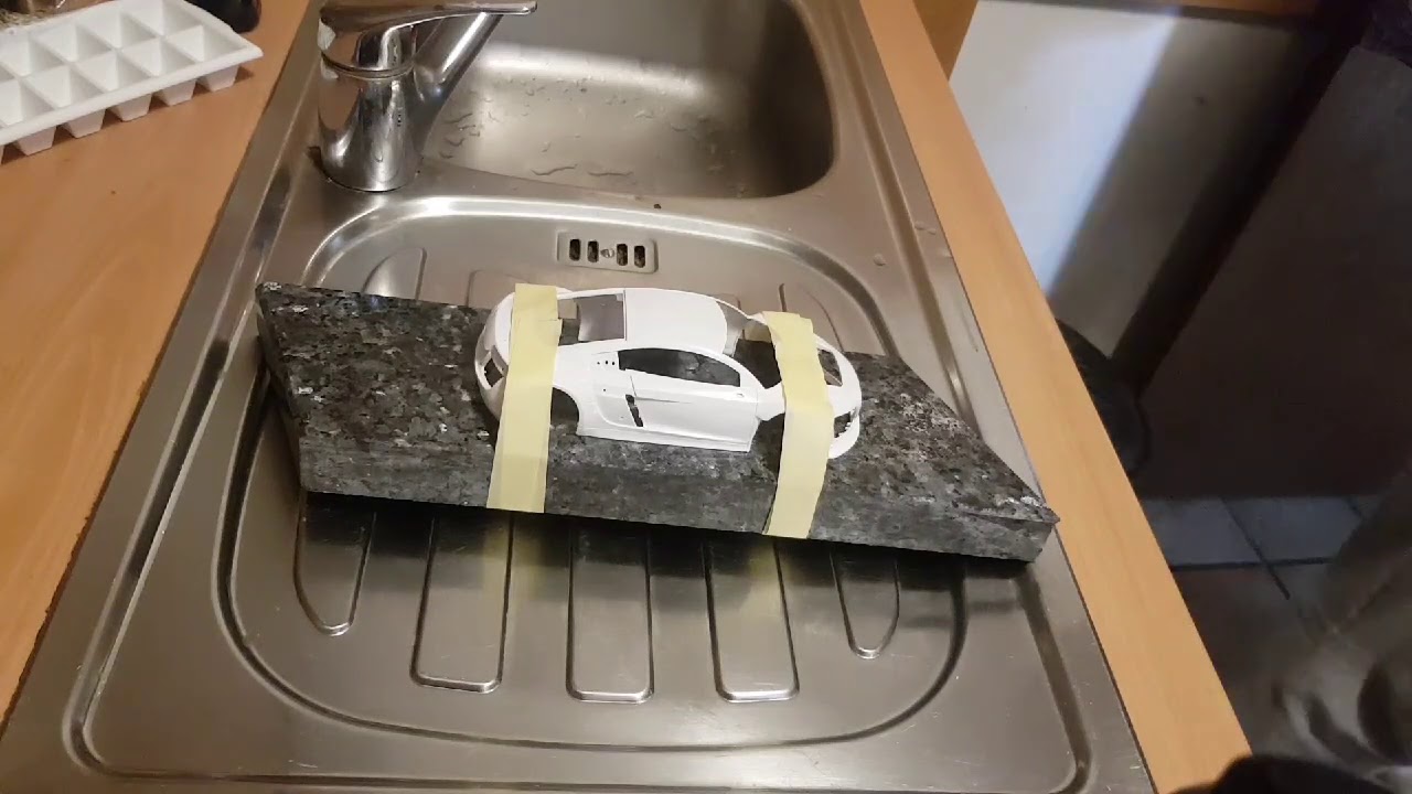 Slotcar     Kunstoff-Karos begradigen