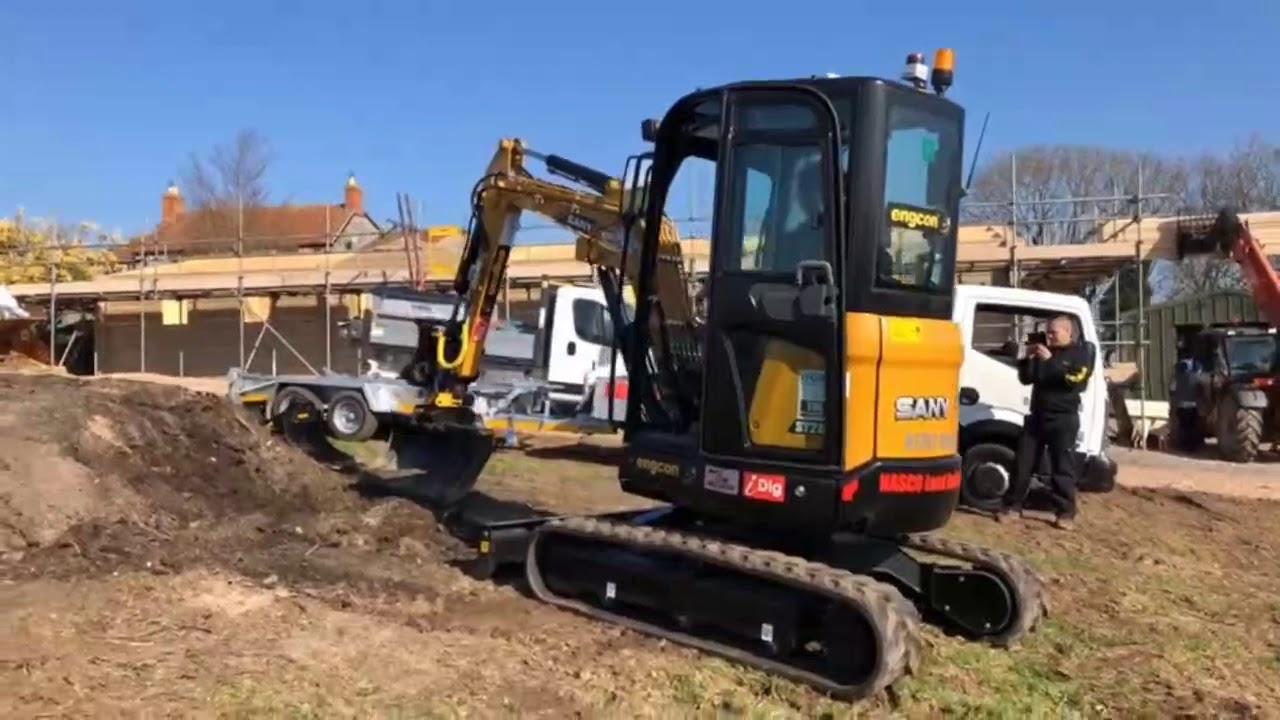 2.6Tons Mini Excavator Hydraulic Crawler Sy26U For Sale CLG970E