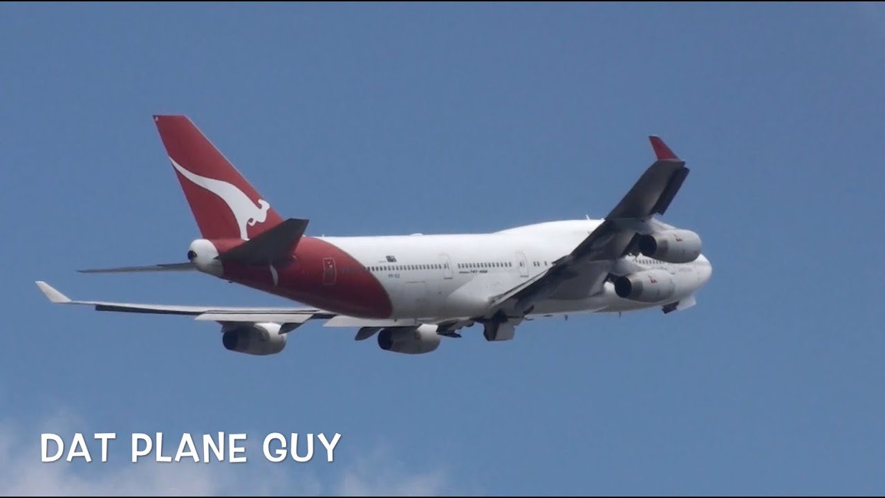 Heavy Qantas 747-400 Takeoff from Sydney Airport