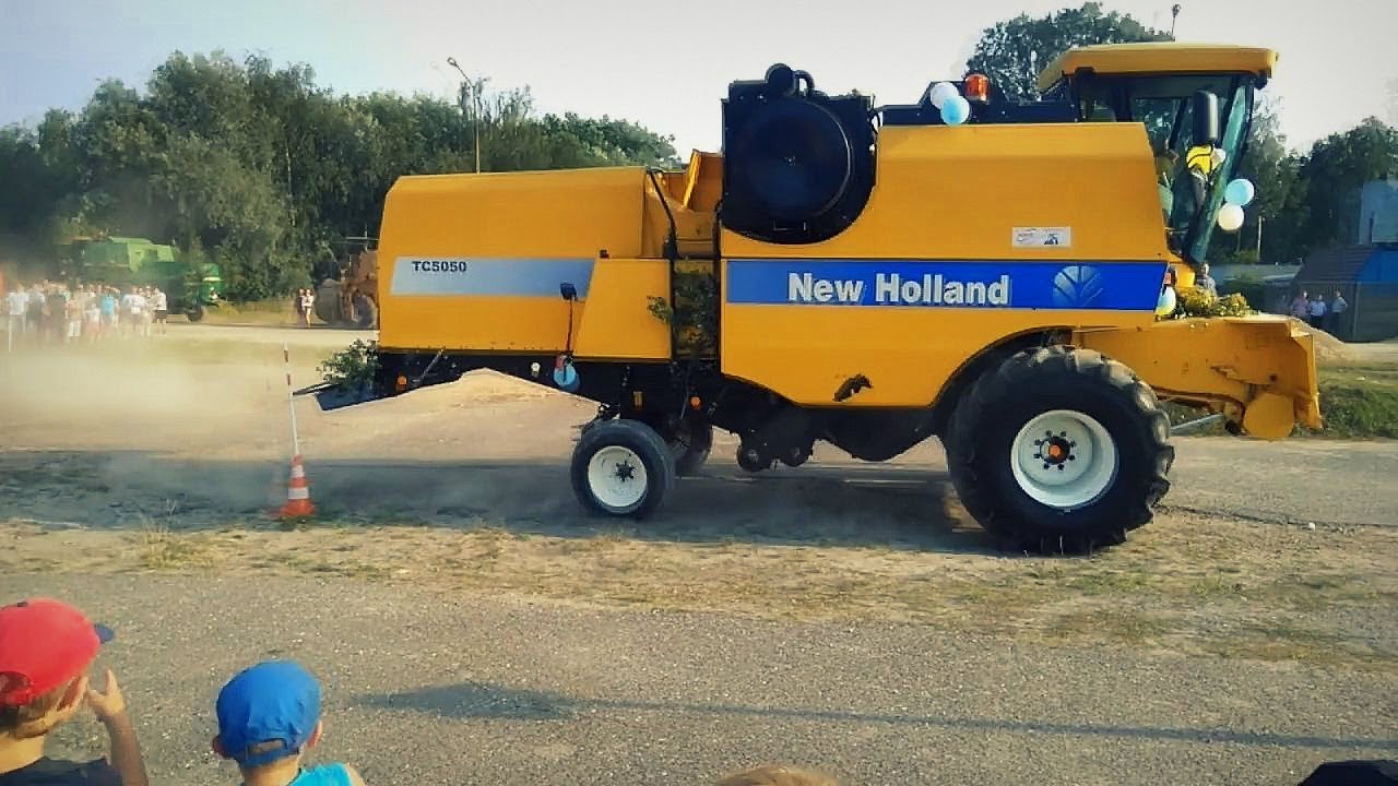 Wyścigi kombajnów HIT internetu ! Bizon John Deere Claas ! Dożynki 2017