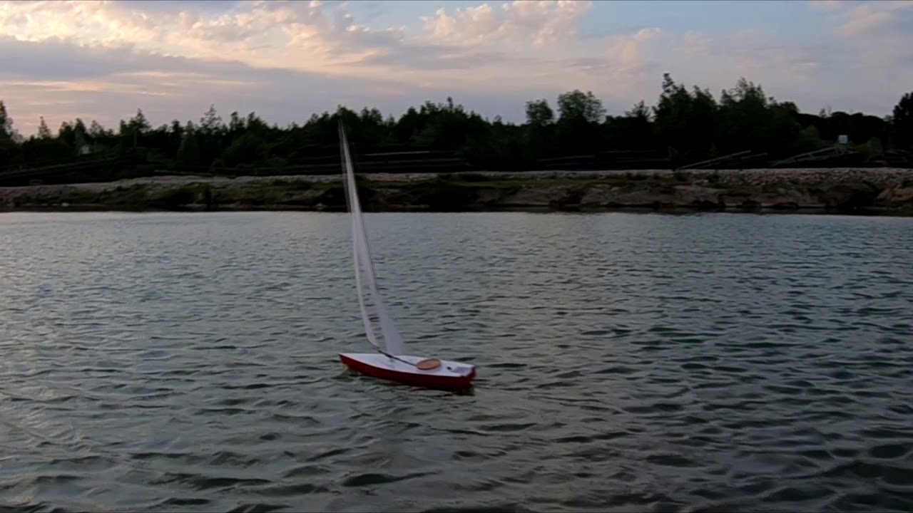RC Segelboot Holz Modell Basic Jolle / Keine Welle und die  Seawind von Kyosho am Baggersee 2018