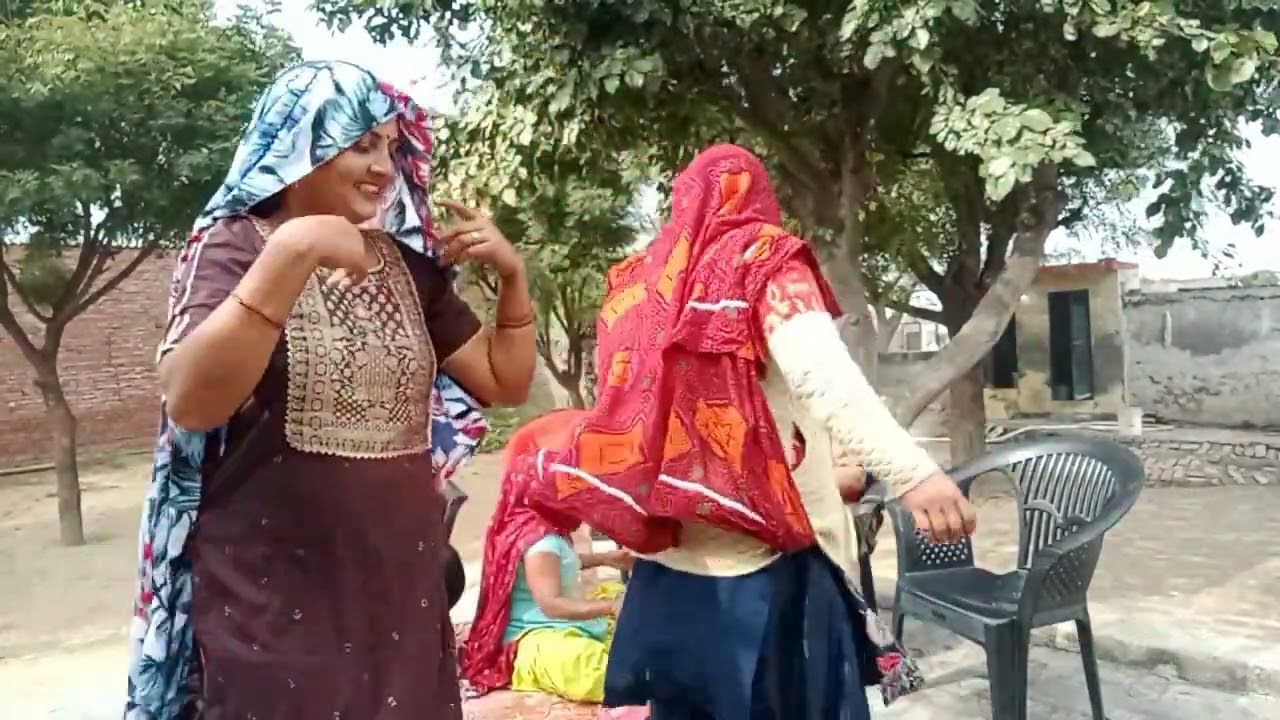 🙏🙏पति तो मेरे छुट्टी आये है सूट900 को लाये है🌹🌹नन्द ने लंक लगाये हो🌹🌹 धमाकेदार भजन और डांस धुआं उठा