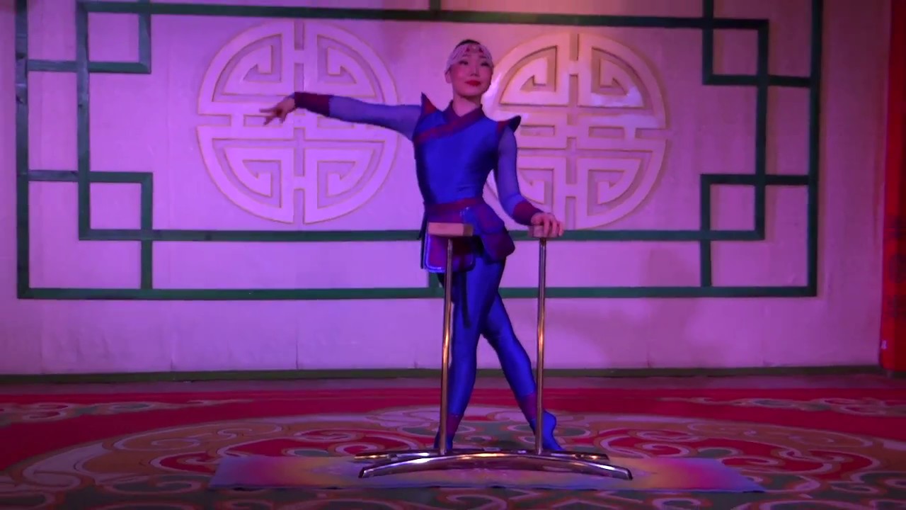 Mongolian Contortionist @ Tumen Ekh