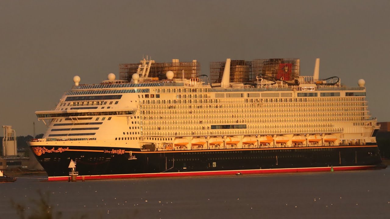 Disney Adventure--- Ein Riese verlässt Wismar | Goodbye Disney