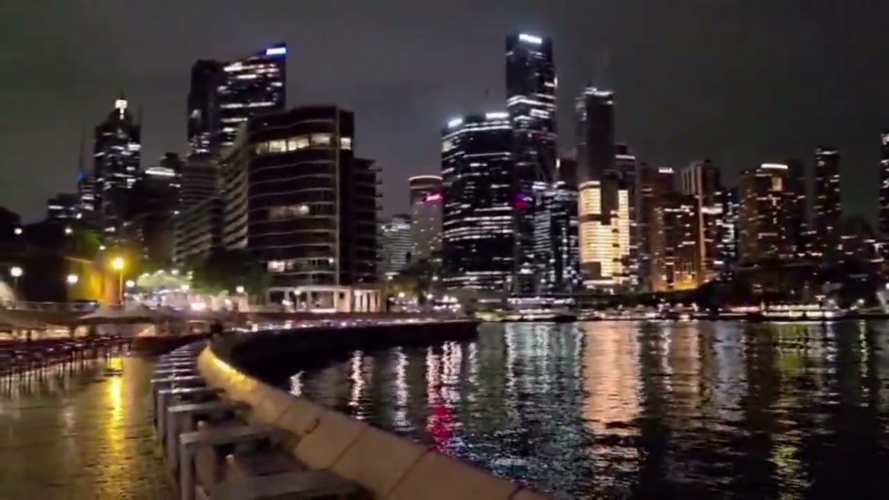 Sydney by night 
