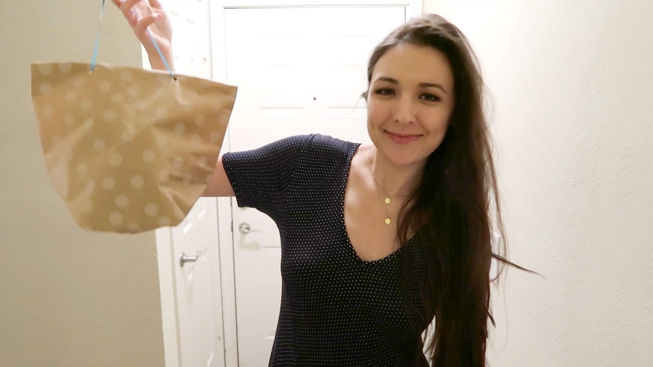Minimalist Hacks | Travel, Plants, Wrapping