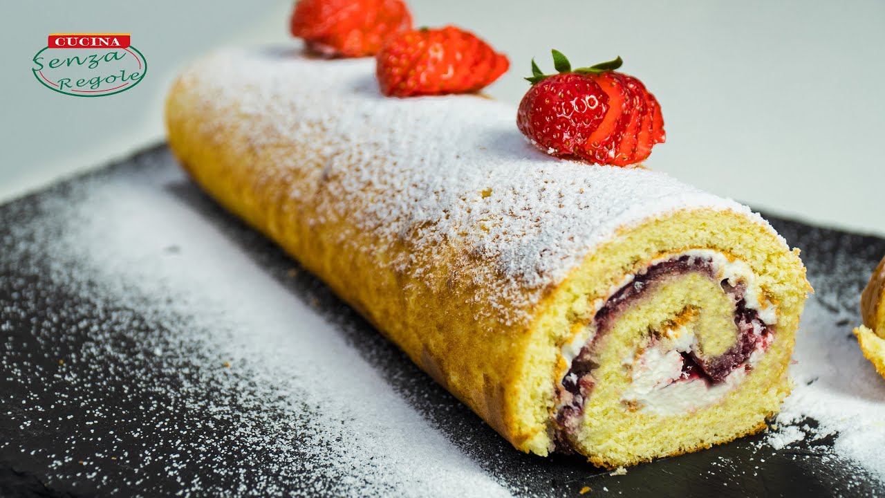 Рулет с клубникой и сливками / Кухня Без Правил