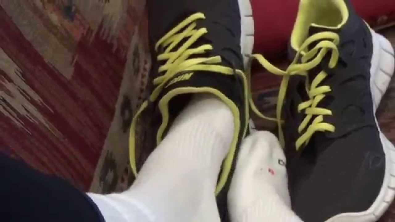 NIKE FREE RUN 2 WHITE SOCKS