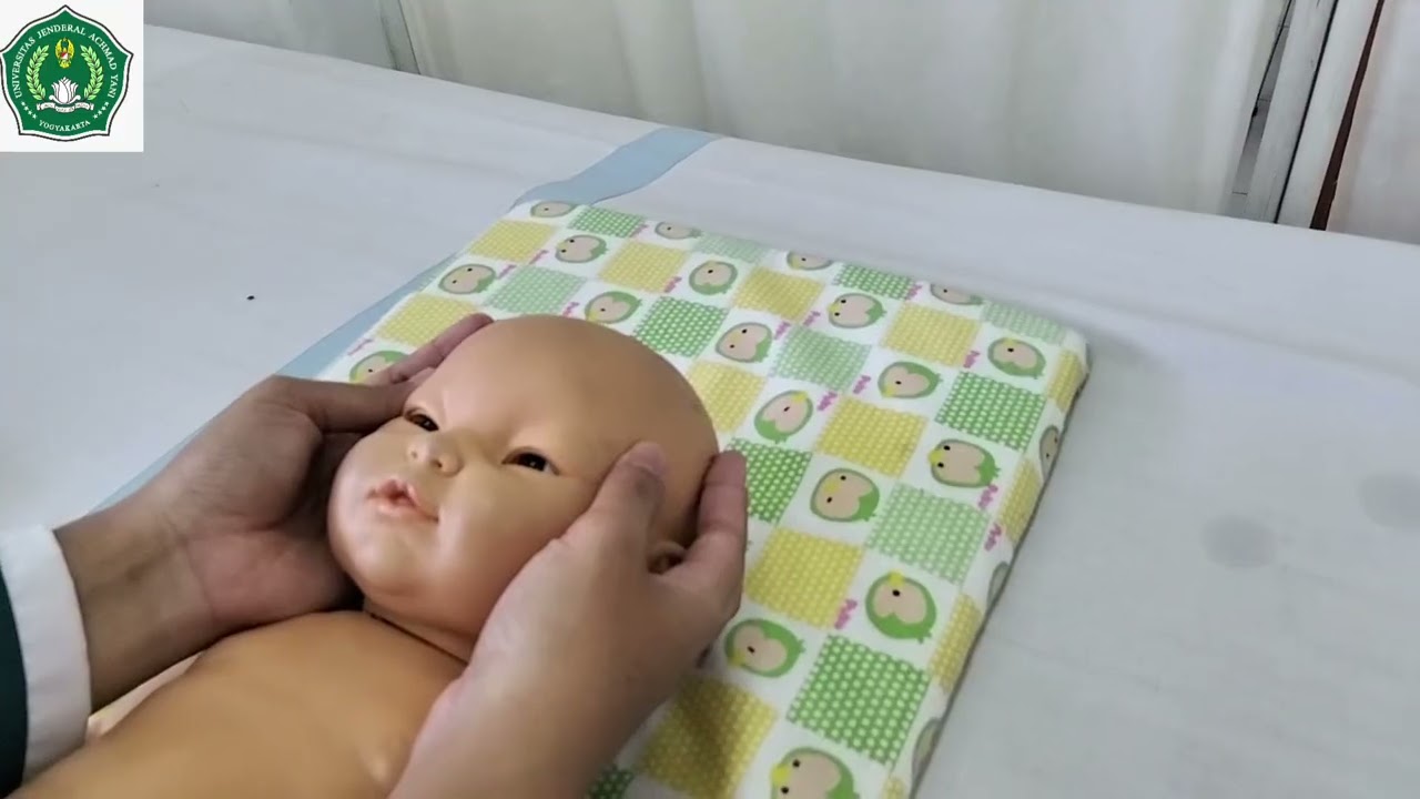 Pijat Bayi - Amanda Putri (241202014)