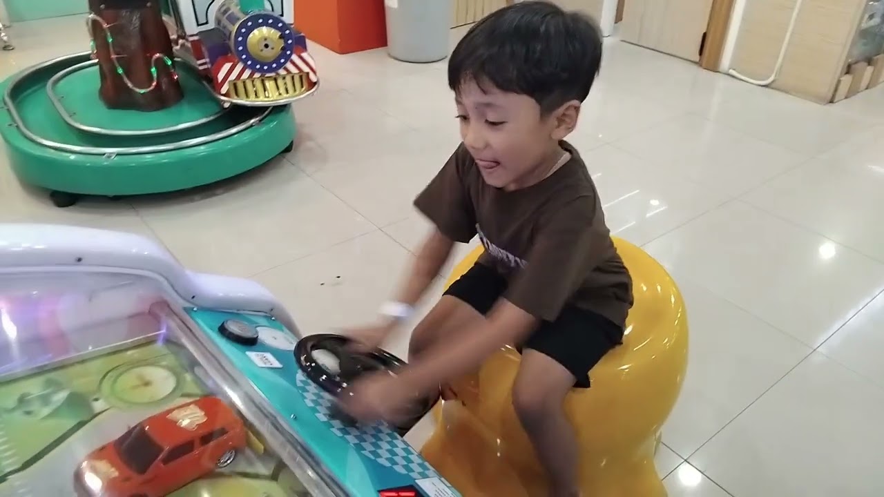 Jalan jalan di Luwes ungaran 