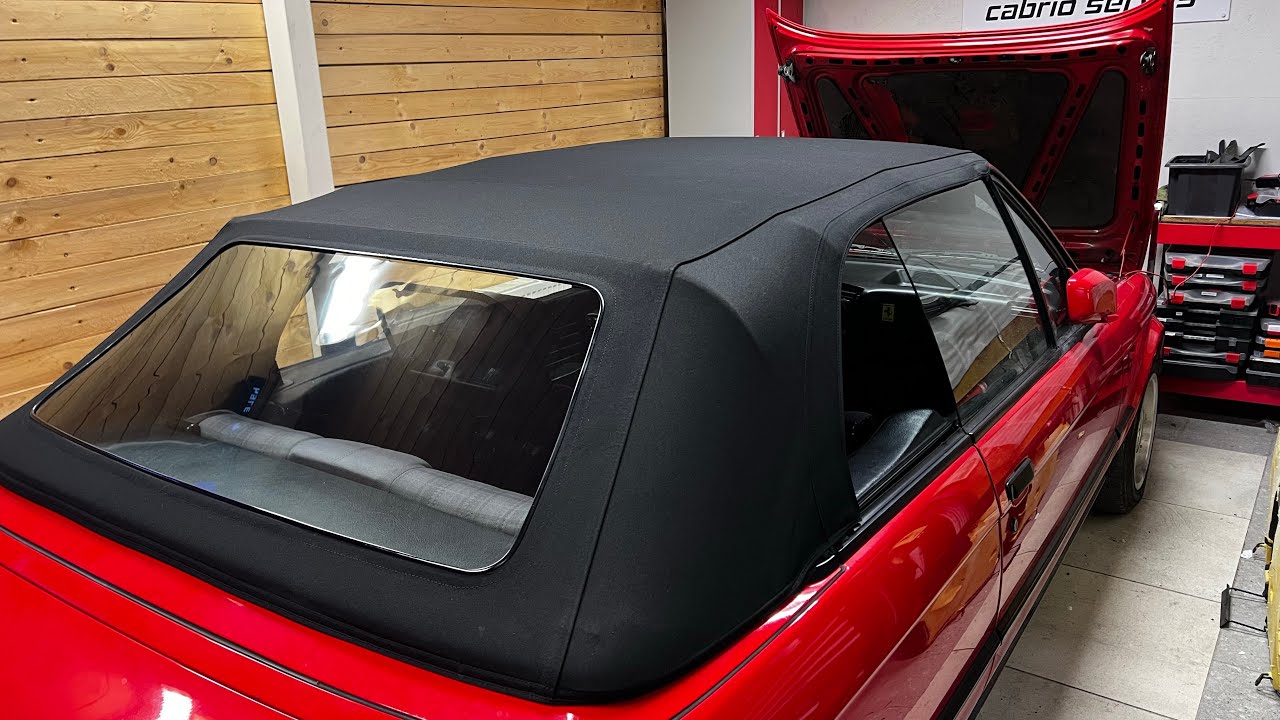 BMW E30 Cabrio po naprawie mechanizmu dachu i wymianie poszycia. Okno na zamek błyskawiczny. 