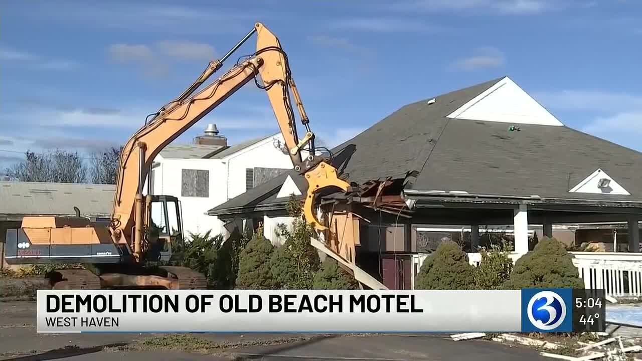 Demolition begins on West Haven&rsquo;s old Debonair Beach Motel