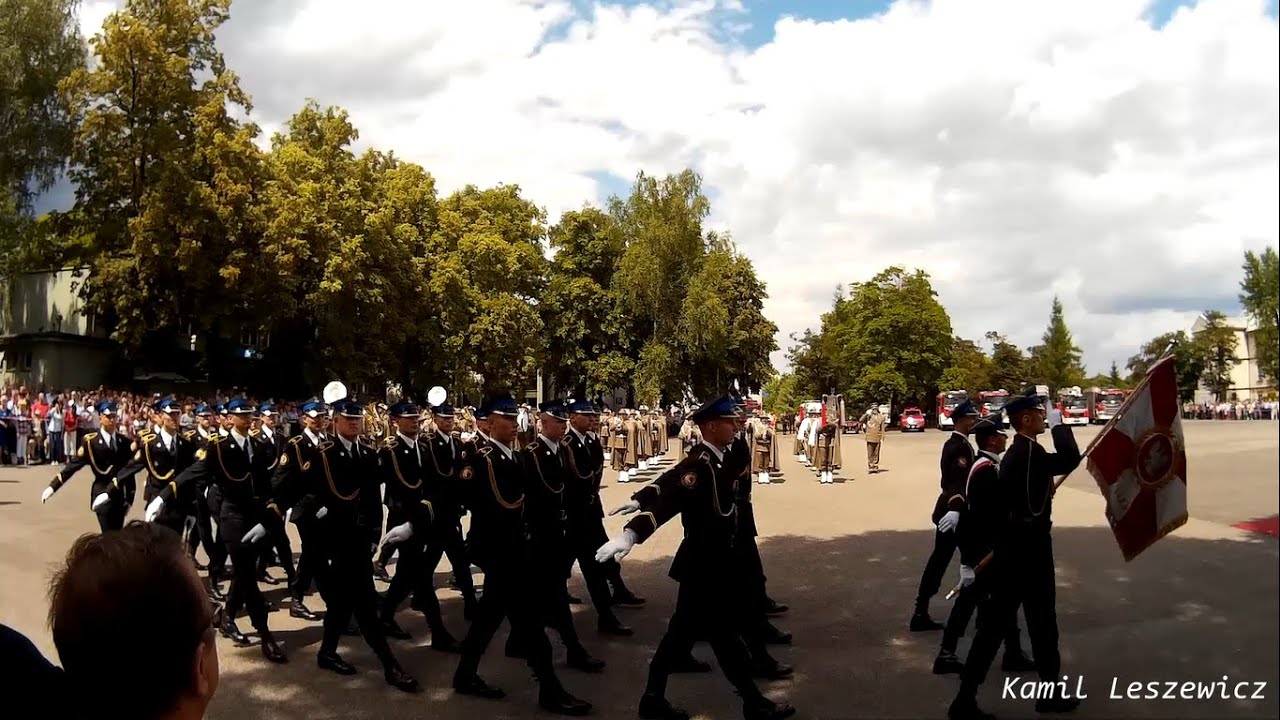 Defilada XVII Turnusu Dziennego Studium Aspirantów CS PSP