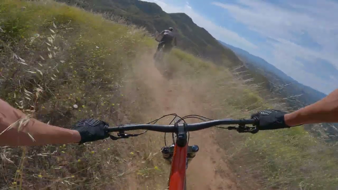 THE HUB BIKE SHOP BIKE CHECK SERIES : 2022 SPECIALIZED ENDURO  COMP GLOSS REDWOOD/ SMOKE