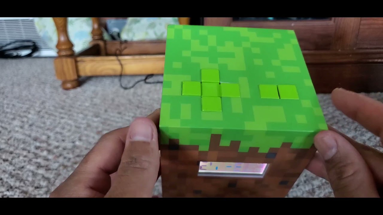 PALADONE MINECRAFT GRASS BLOCK ALARM CLOCK, Product Review
