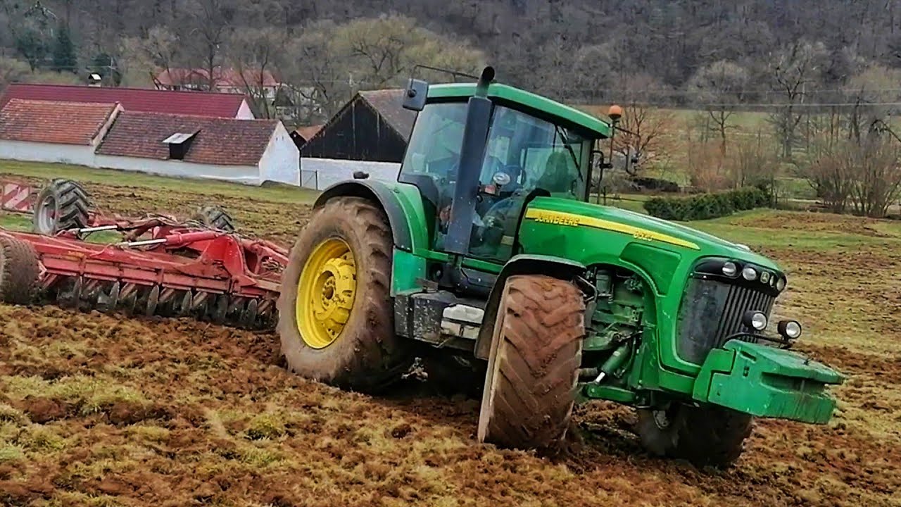 Diskování louky v těžkých podmínkách | JD 8520  NH T8.435 |