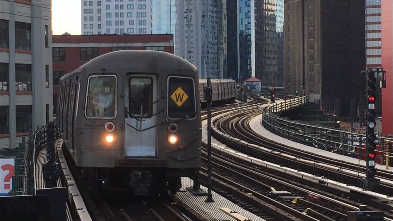 BMT Astoria Line: (N) and (W) Trains @ 39th Avenue (R68, R68A, R160A-2, R160B)