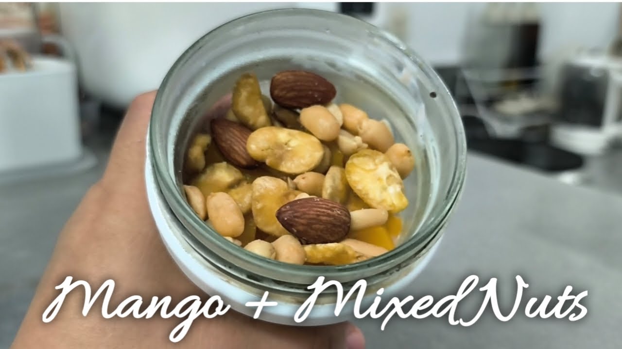 Overnight Oats | Mango + mixed nuts