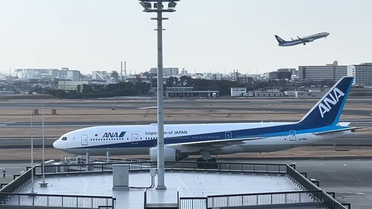 伊丹空港　ANA765便　B777-200ER JA741A