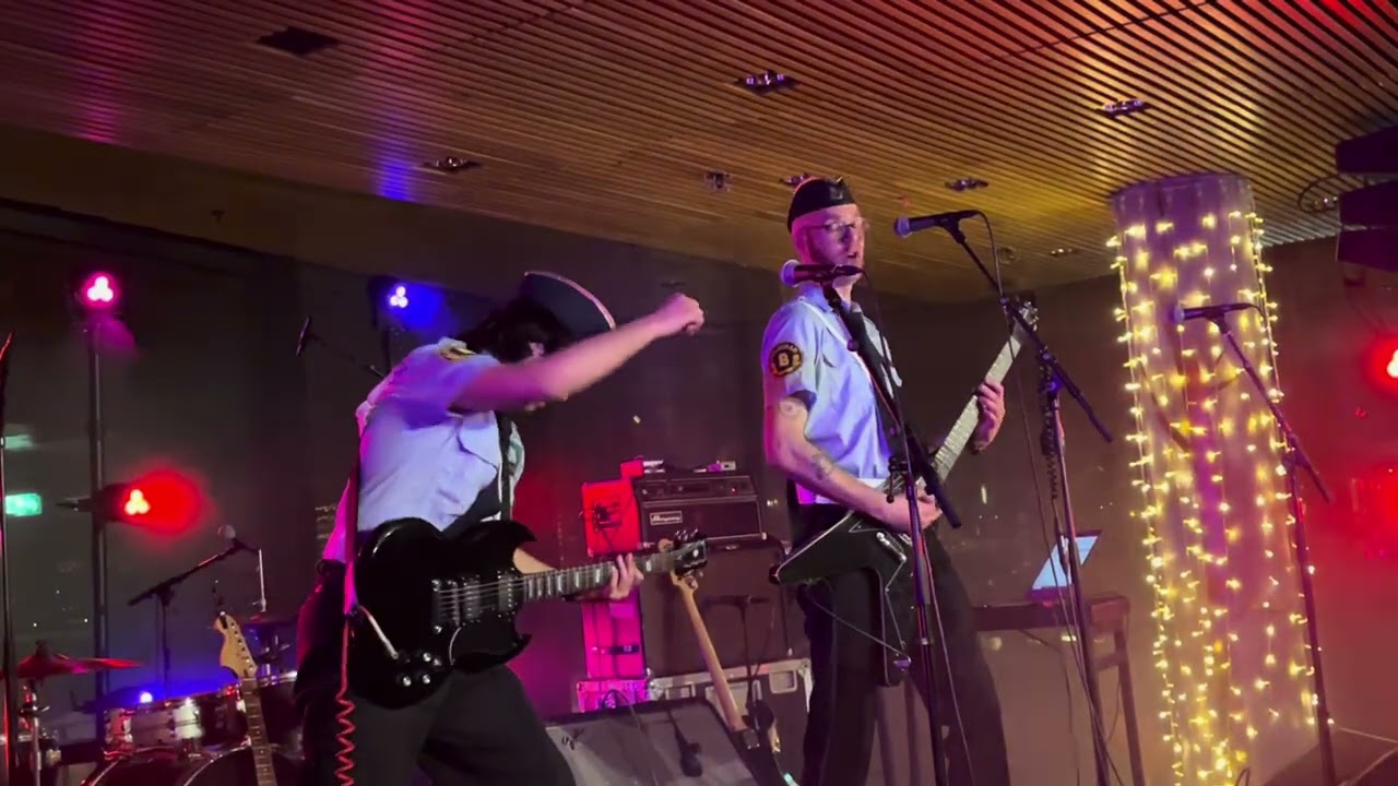 Polisman B 25/12-24 @ v&auml;ven Ume&aring;