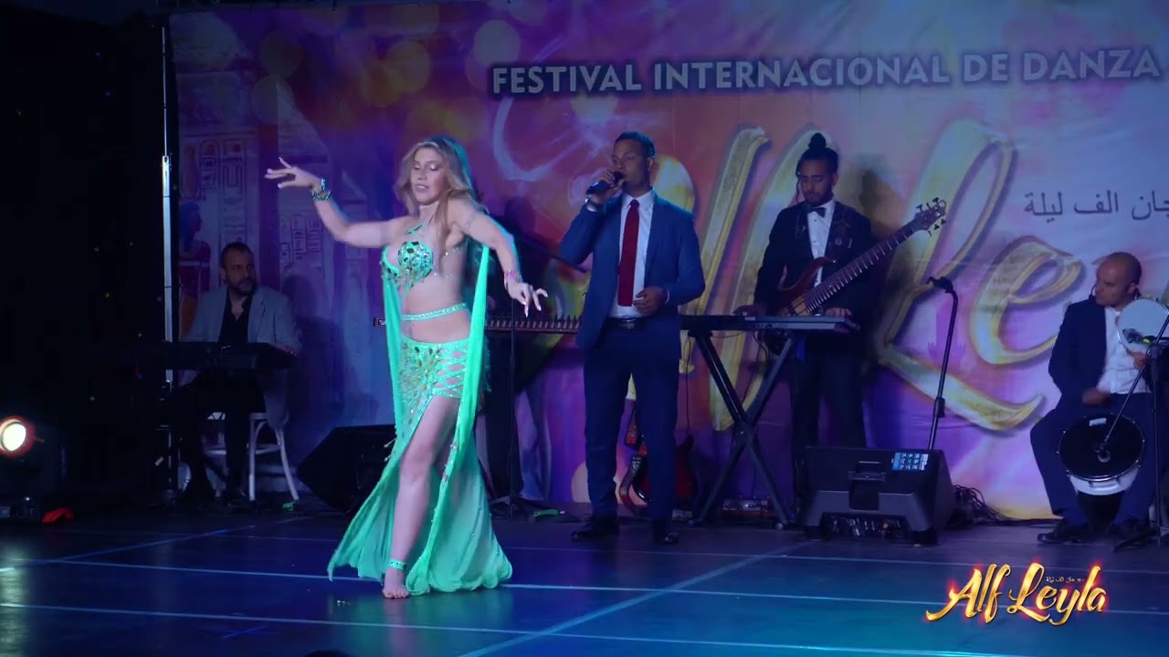 Ana Fintizarak | Odalys Rachid junto a Orquesta Al Qamar Chile