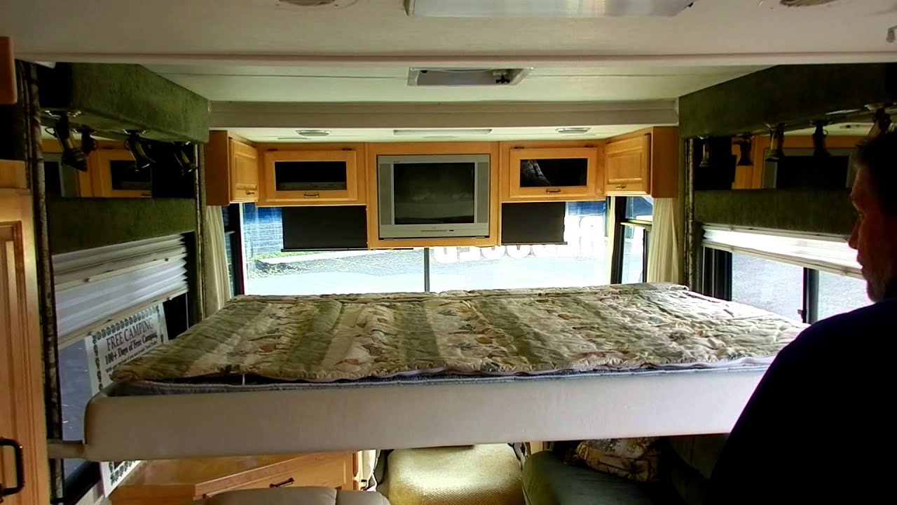 2005 Safari Trek motorhome @ www.MCCRV.com