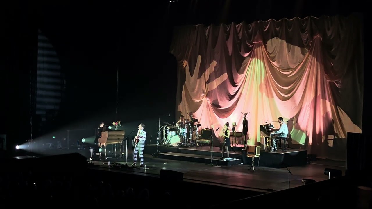 Asaf Avidan - My tunnels are long and dark these days  - Unfurl Tour 2025 (Berlin)