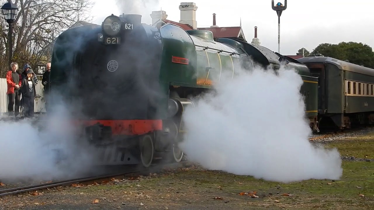 SteamRanger Southern Encounter departing Mount Barker Station 2/06/2019