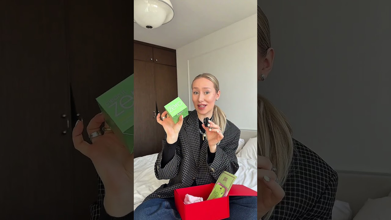 Pakuje mystery boxa powitalnego