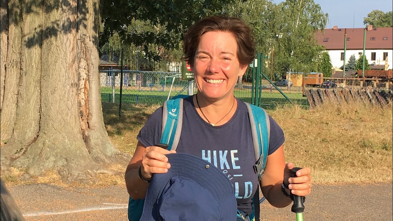Randonnée : faut-il des vêtements techniques pour Compostelle ?